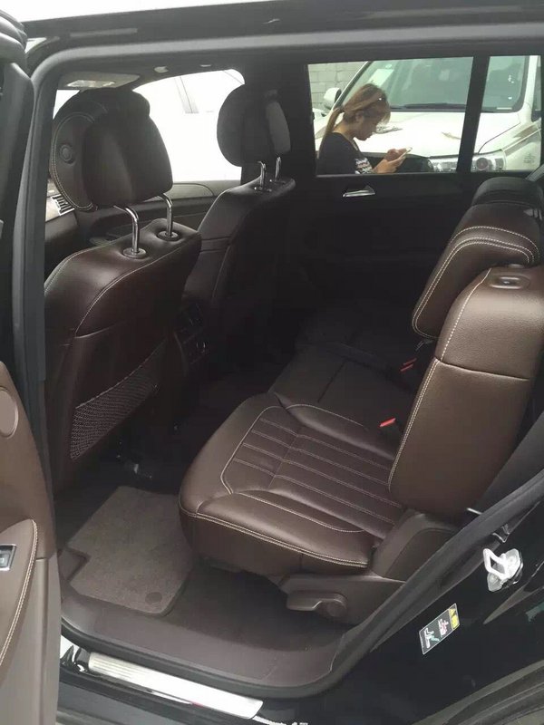 17奔馳GLS450現(xiàn)車入港 配置公開首批優(yōu)惠-圖10