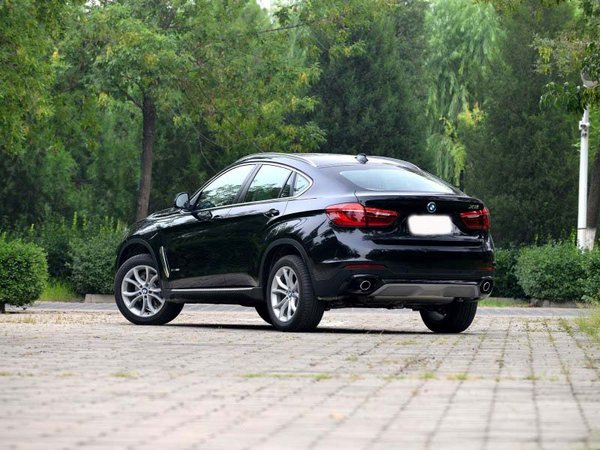最新款宝马X6中东行情 特惠现车69万起售-图3