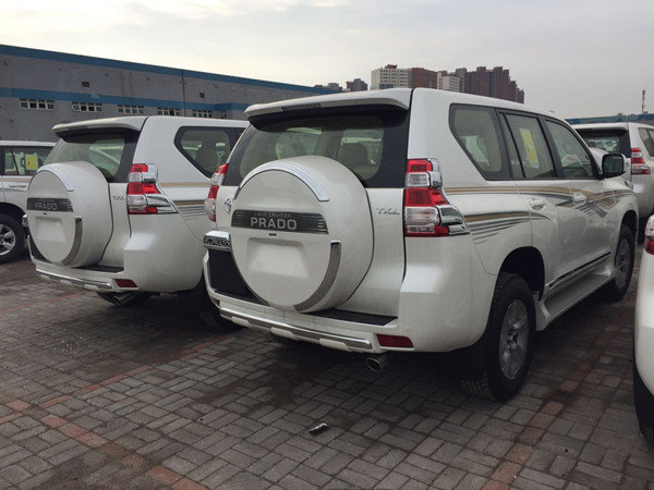 2017款丰田霸道2700报价 港口现车低价售_普