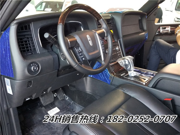17款林肯領(lǐng)航員現(xiàn)車 至尊商務車身份象征-圖4