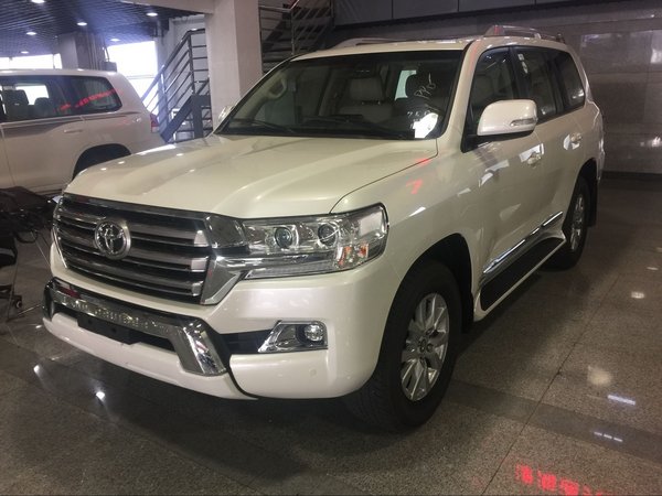 16款丰田酷路泽5700GXR现车 高配仅110万-图2