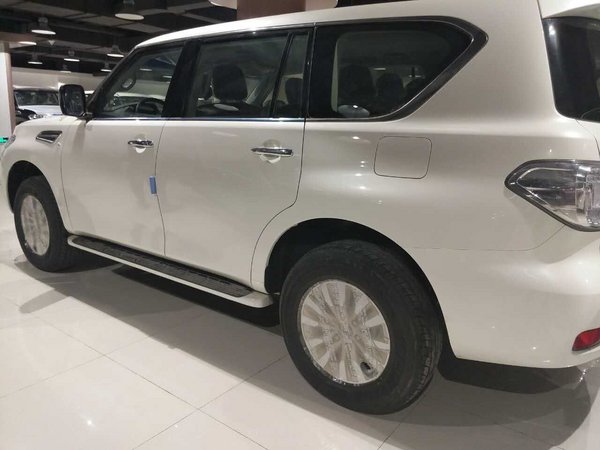 17款日產(chǎn)尼桑途樂Y62 日系越野氣質(zhì)磅礴-圖5