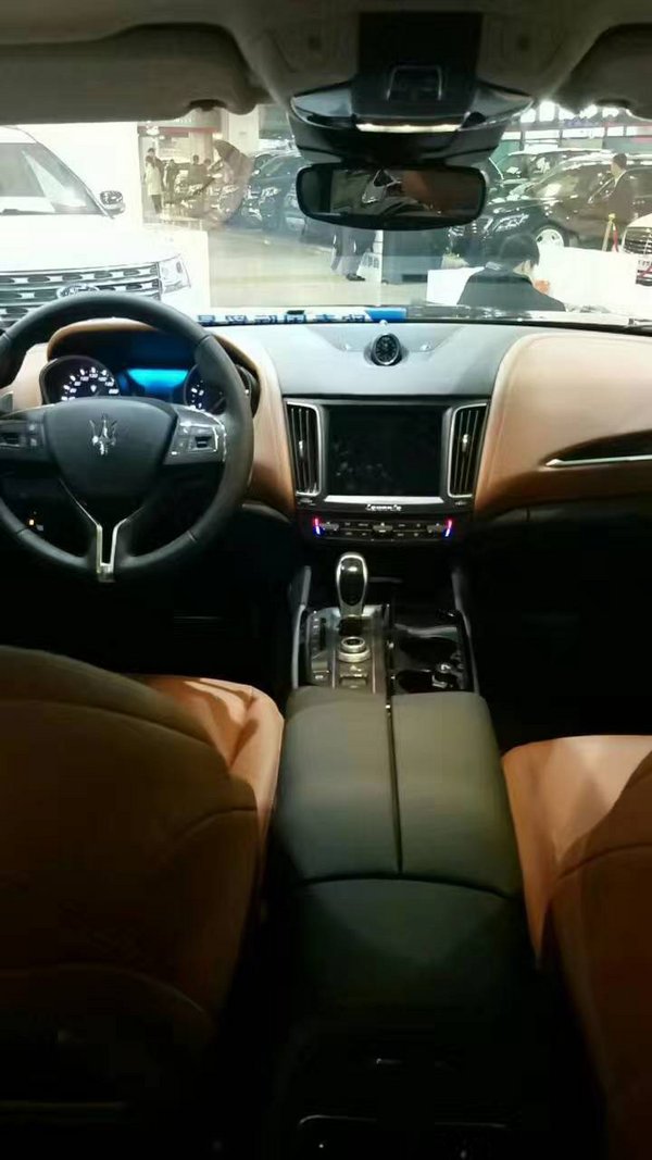 2017款玛莎拉蒂莱凡特 顶级极速SUV特价-图5