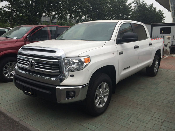 2016款豐田坦途5700 現(xiàn)車降價(jià)歡迎來選購-圖3