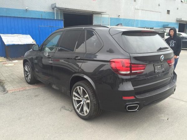 17款寶馬X5現(xiàn)車(chē)68萬(wàn) 元旦拆箱價(jià)格不加價(jià)-圖3