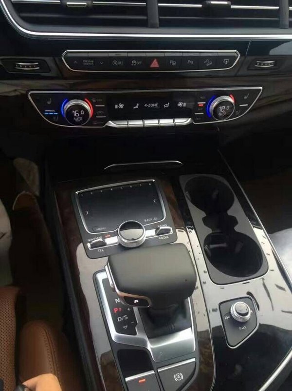 奥迪Q7加版狂涨价 独家最优资源惊喜热销-图5