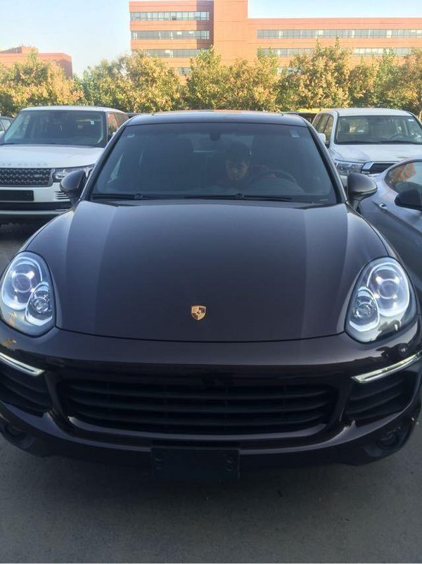 17款保时捷卡宴靓丽越野 雄姿英发热售价-图2