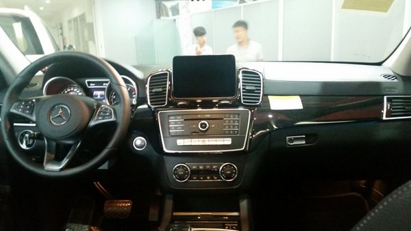 2017款奔馳GLS450現(xiàn)車 爆促港口金秋特降-圖4