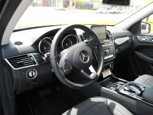 17款奔馳GLS450美規(guī)104萬 高功率秒中規(guī)-圖6
