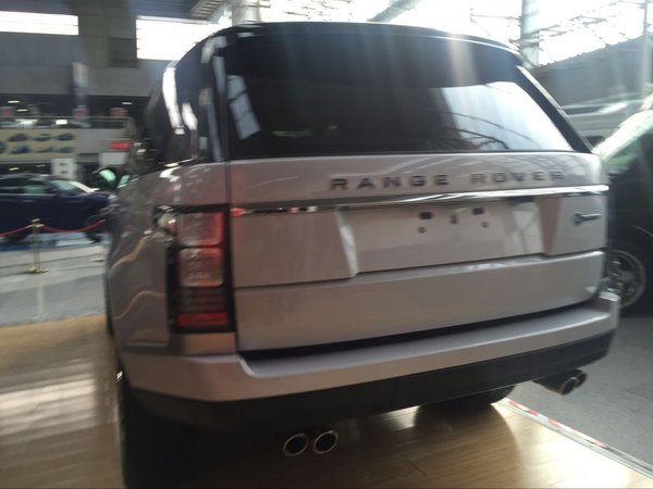 全地形小霸王路虎SUV 創(chuàng)世加長版SUV現(xiàn)車-圖3