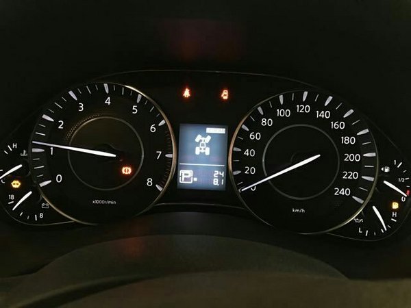 2016款日產(chǎn)途樂(lè)Y62越野 5.6L中東XE勁惠-圖6
