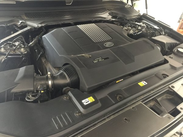 路虎攬勝行政版5.0L 配置黑白16款175萬-圖6