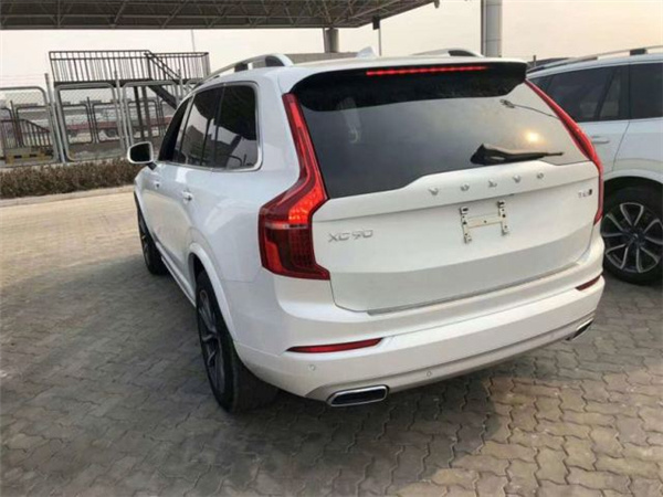 18款沃尔沃XC90 七座高端商务SUV清仓价-图3