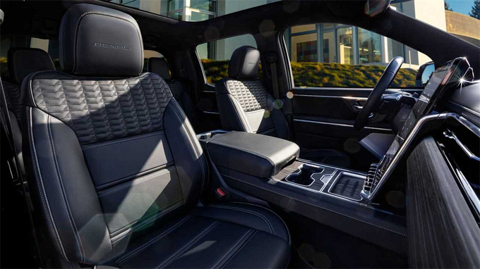 GMC Sierra Denali EV将上市不到10万美金续航708公里-图5