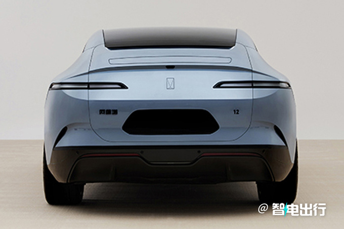 阿维塔12实车曝光 尺寸超比亚迪汉 车尾酷似AMG GT-图2