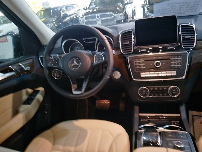 2018款奔驰GLS450 轮毂锁新鲜配置受好评-图4