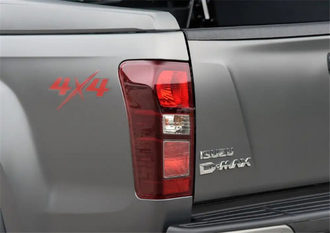 D-MAX 1.9T特装版上市炫酷专属涂装售22.48万-图2