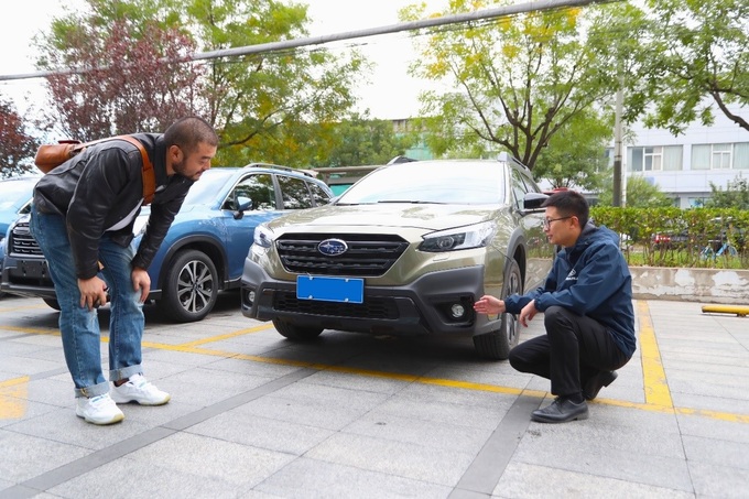 陪朋友去斯巴鲁店看傲虎我不仅被打脸还种草变粉了-图15