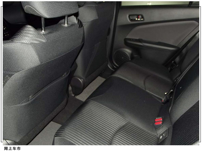 丰田普锐斯进店实拍 大尺寸异形头灯/世嘉同款内饰-图5