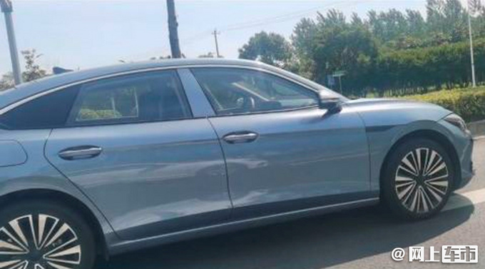 大众全新凌渡路试谍照溜背设计 最快年内上市-图2