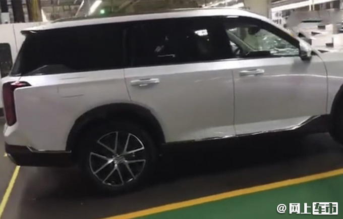 广汽传祺全新GS8工厂实拍 配悬浮大屏 搭丰田混动-图3