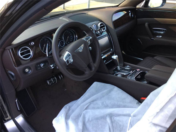 18款宾利飞驰V8S极罕颜色 港口特卖专场-图4