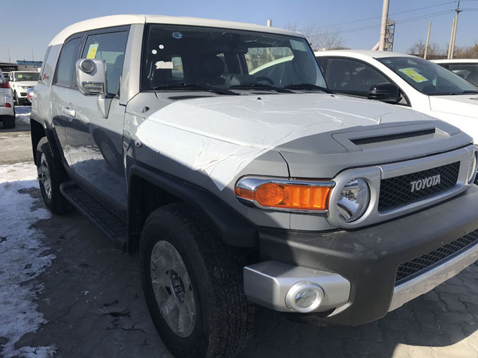 丰田FJ酷路泽售全国 各款配置对比大揭秘-图3