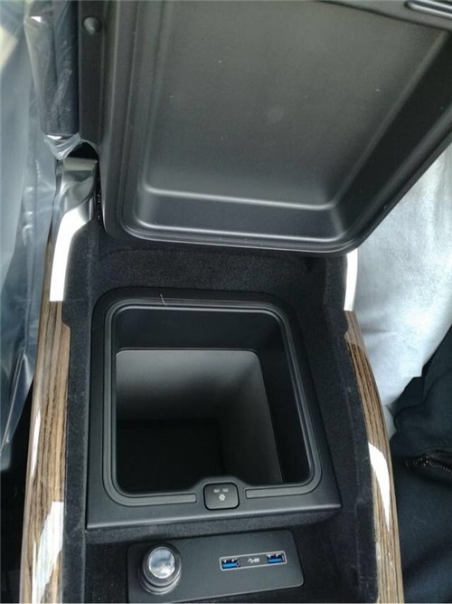 18款路虎揽胜行政3.0T 真皮座椅柔软舒适-图7