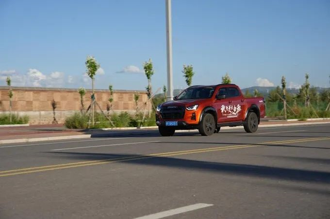 电动五十铃D-MAX渲染图曝光或命名为E-MAX今年下半年亮相-图5