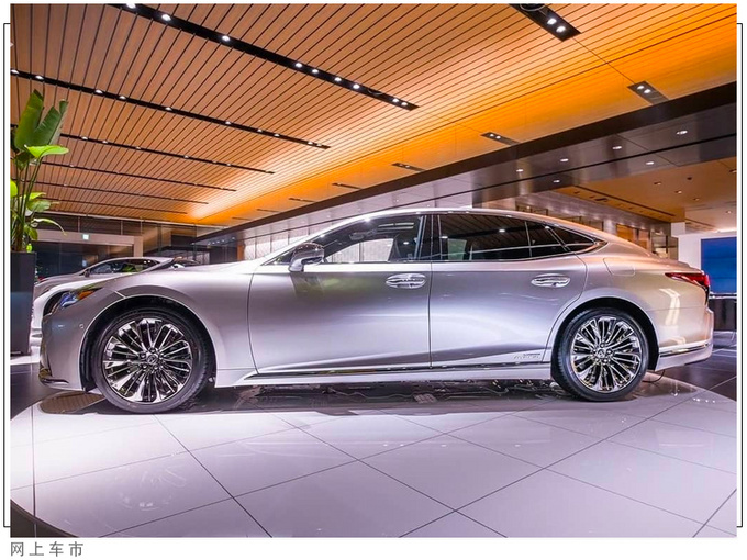 雷克萨斯新款LS到店实拍搭3.5L引擎/内饰更豪华-图2