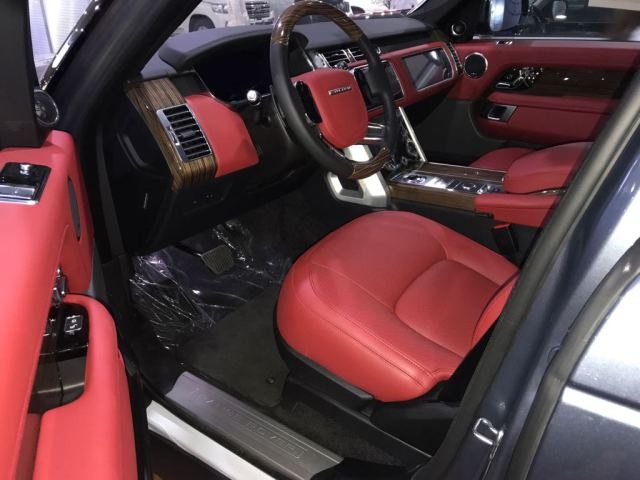 18款路虎揽胜行政版3.0 汽油HSE限时让利-图8