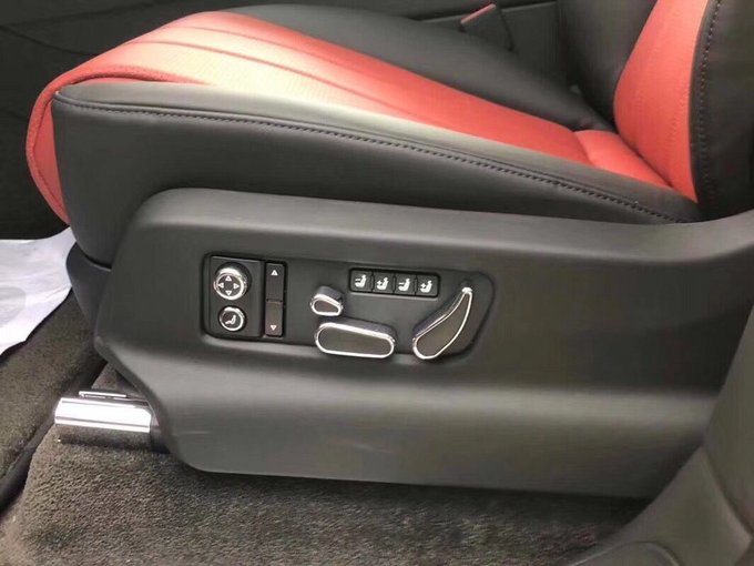 2018款宾利添越SUV 全国首台4.0汽油越野-图6