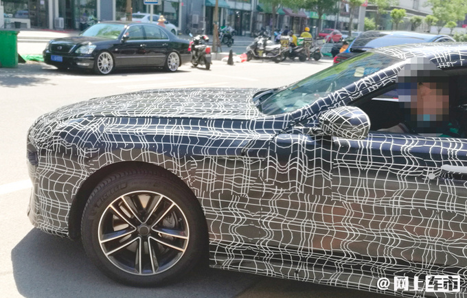 宝马全新7系国内谍照 搭分体式大灯 最快年底亮相-图4