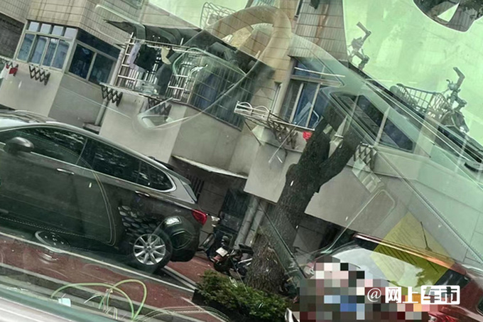 福特國產(chǎn)Bronco街拍4S店7天后開訂頂配賣43萬-圖11