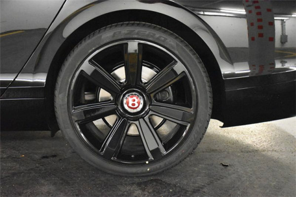 18款宾利飞驰V8S限量版 动力速度难置信-图9