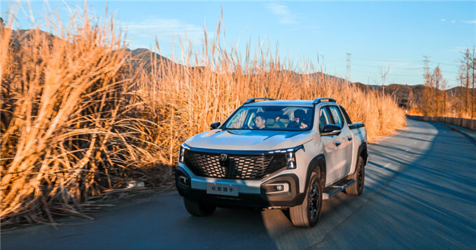 长安猎手正式上市13.99万元起全球首款超级增程皮卡填补空白-图15