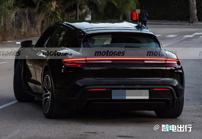 保时捷全新车型实车街拍最快下月全球首发-图3