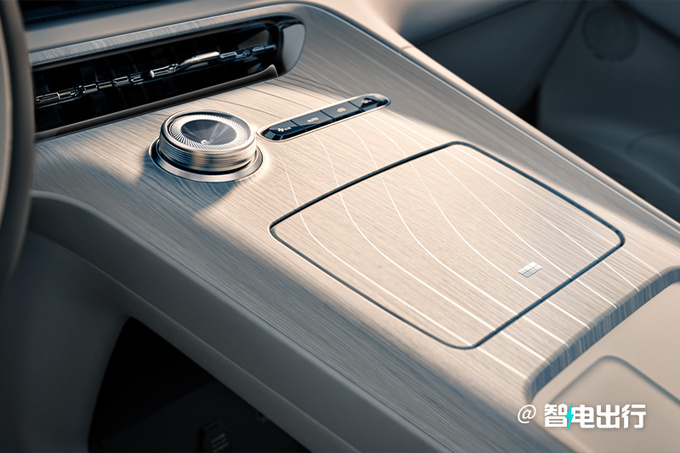 吉利银河E5首发全新内饰+魅族车机 销售卖9.9起-图7