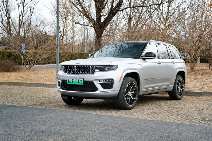 《豪华180》全新大切诺基4xe能否成为越野传奇的新篇章-图6