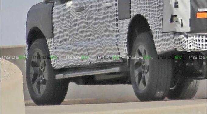 福特F-150 EV最新谍照续航里程约483公里-图4