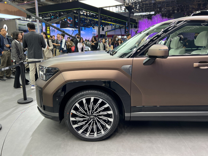 2024北京车展全新现代胜达实拍体验硬朗与温馨的完美组合-图6