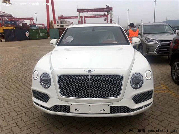 实拍18款宾利添越 最帅气SUV津港大放价-图1