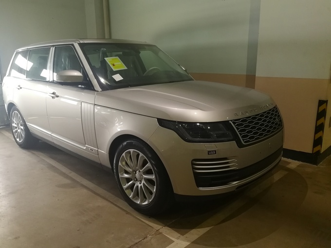 18款路虎揽胜行政 阿鲁巴金顶级四驱之王-图2