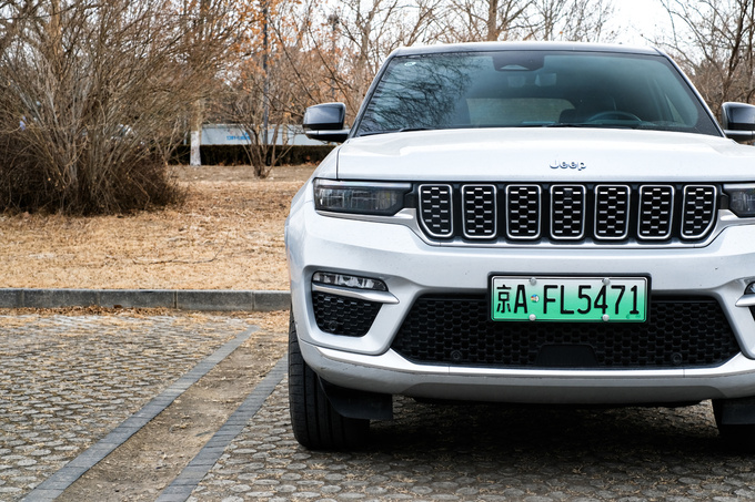 《豪华180》全新大切诺基4xe能否成为越野传奇的新篇章-图11