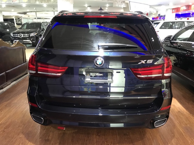 2018款宝马X5M运动版 3.0T现车环保公开-图3