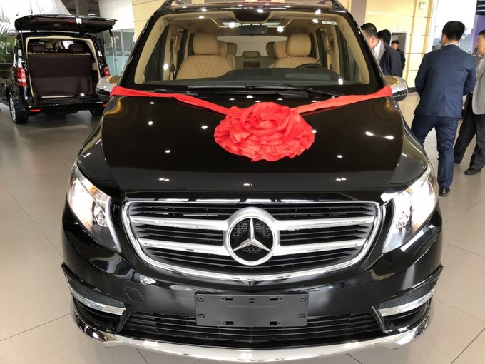 奔驰V260改装版 高档商务豪奢换装68.8万-图2