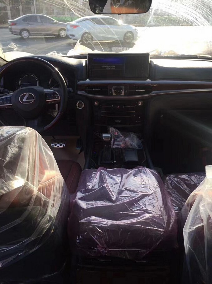 18款雷克萨斯LX570 中东S运动限量版现车-图8