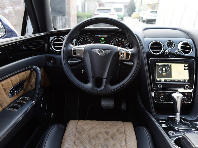 2018款宾利飞驰到店 新行情最高降价25万-图5