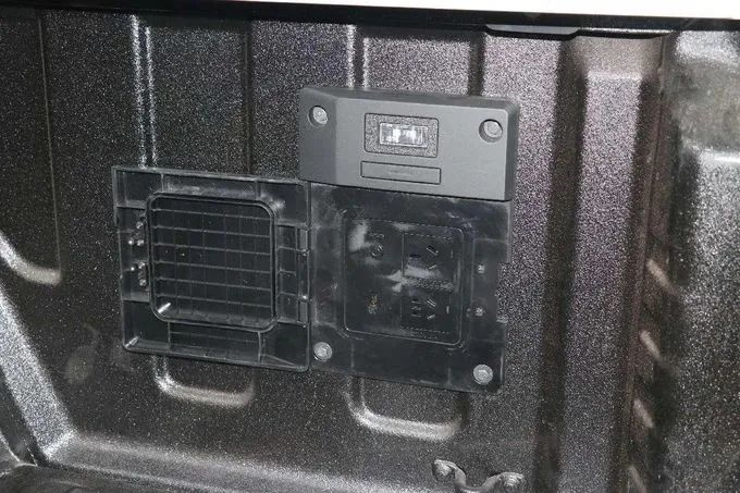 货箱外放电功能竟这么有用盘点具备此功能的皮卡-图17