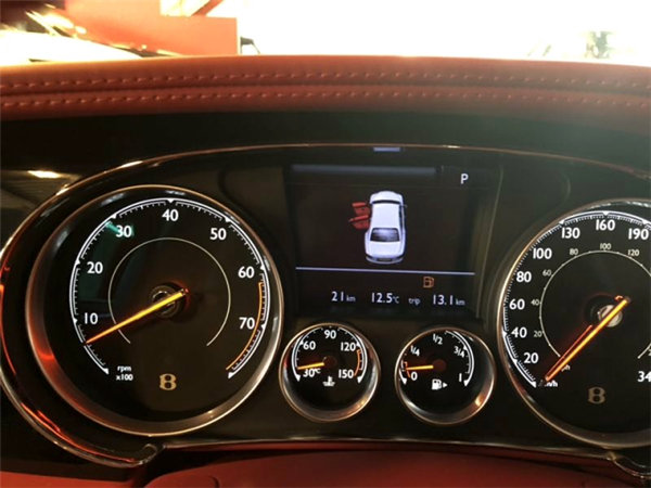 2018款宾利飞驰V8S津港购车 惊喜优惠多-图5